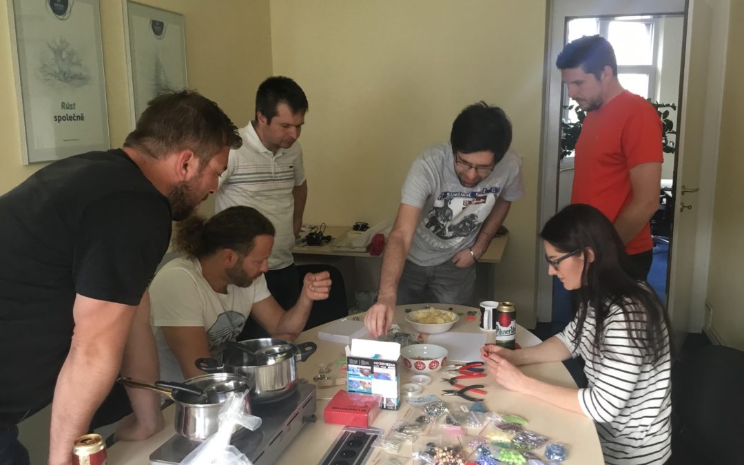 Jak jsme se dali na ruční práce aneb náš jarní teambuilding